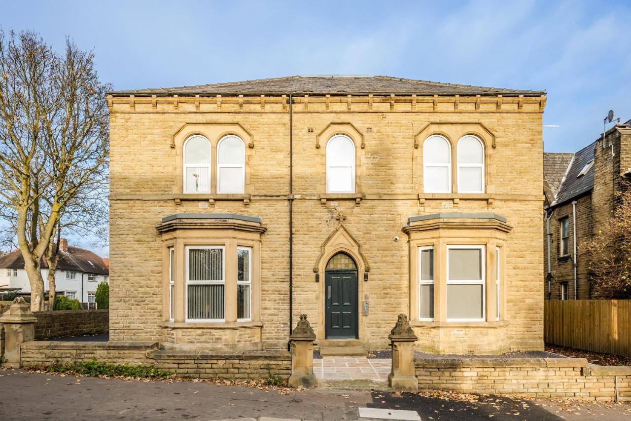 Greenhead Central Huddersfield Esterno foto